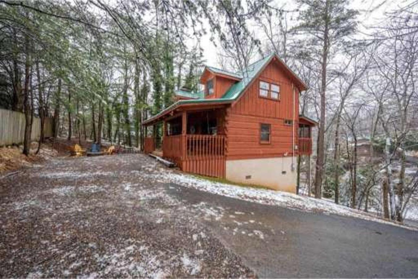 A Charming Cabin, Pool, Firepit, Hot Tub-Jacuzzi Gatlinburg Exterior photo