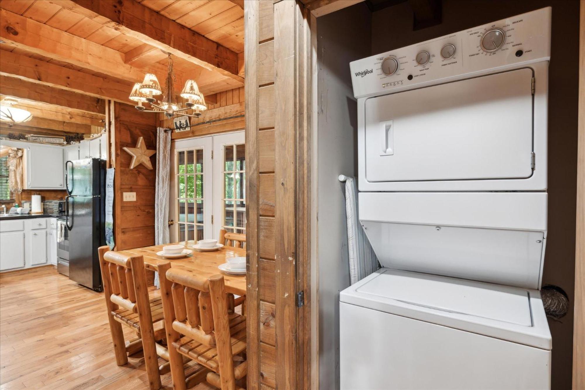 A Charming Cabin, Pool, Firepit, Hot Tub-Jacuzzi Gatlinburg Exterior photo