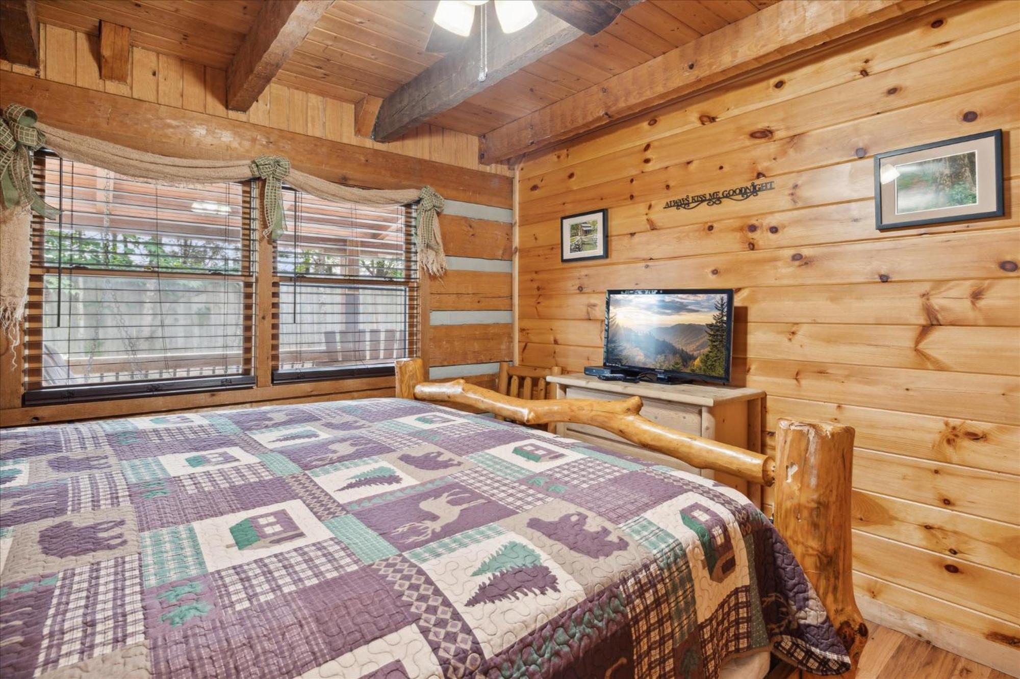 A Charming Cabin, Pool, Firepit, Hot Tub-Jacuzzi Gatlinburg Exterior photo