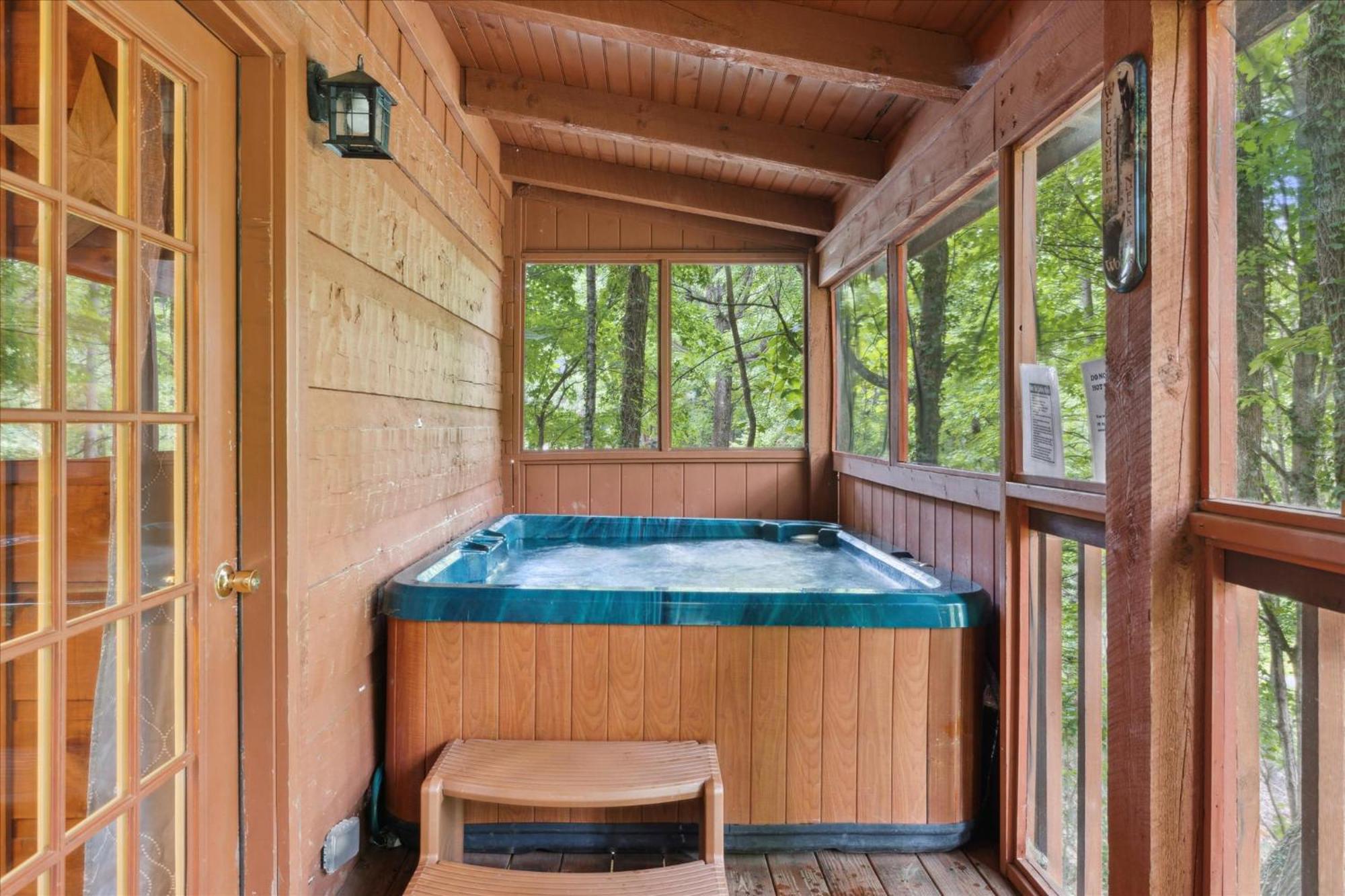 A Charming Cabin, Pool, Firepit, Hot Tub-Jacuzzi Gatlinburg Exterior photo