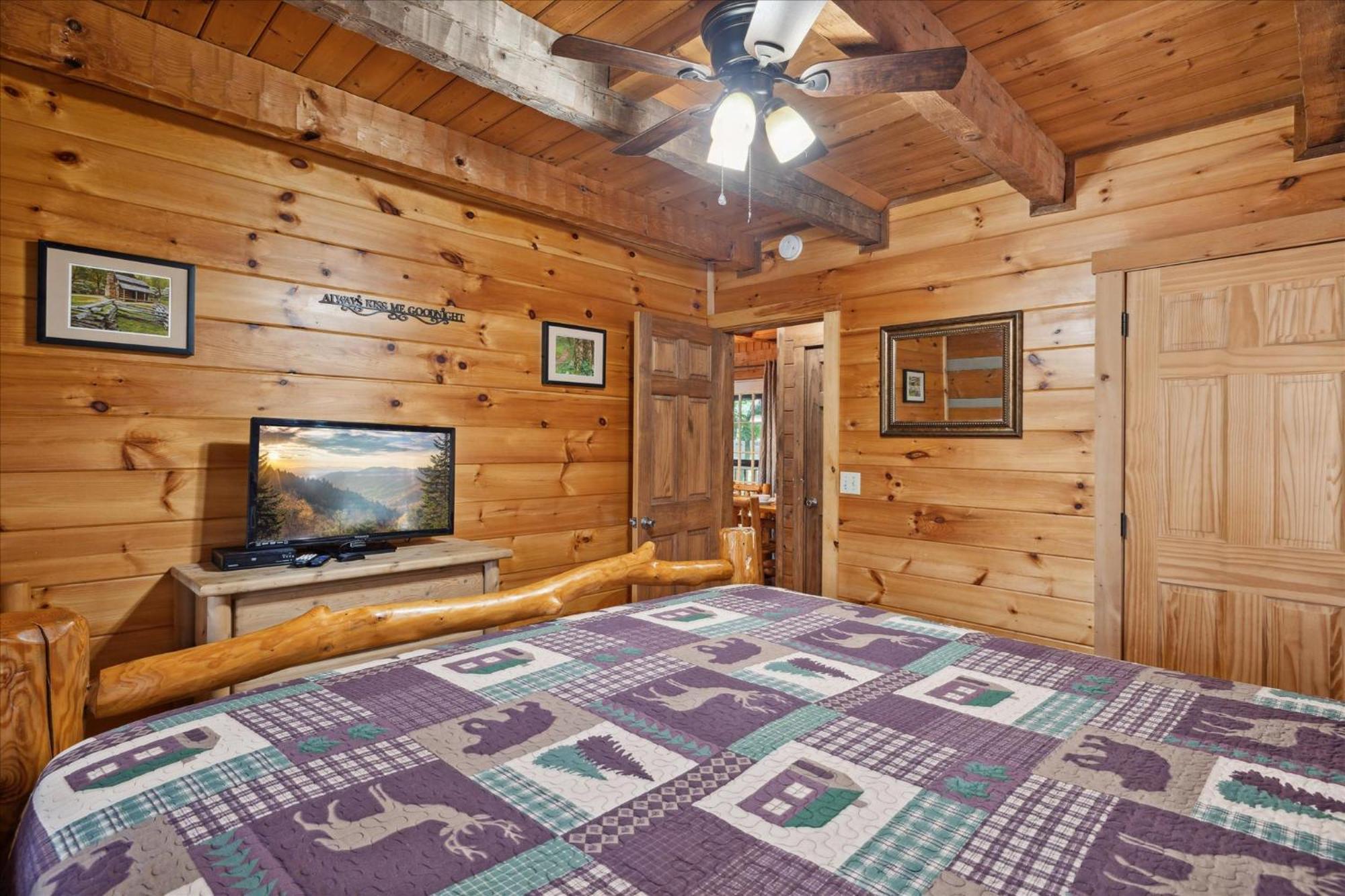 A Charming Cabin, Pool, Firepit, Hot Tub-Jacuzzi Gatlinburg Exterior photo