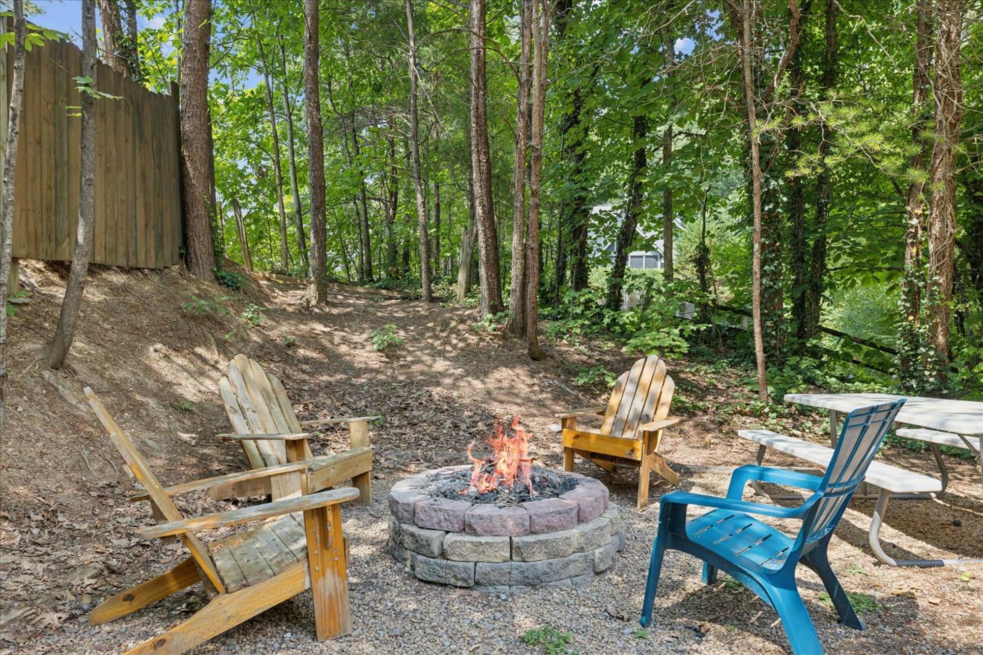 A Charming Cabin, Pool, Firepit, Hot Tub-Jacuzzi Gatlinburg Exterior photo